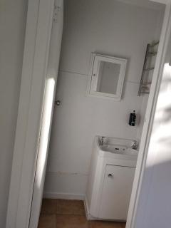 Small 2-bedroom flat at Rangiatea Road, Epsom, Auckland - Auckland - 9