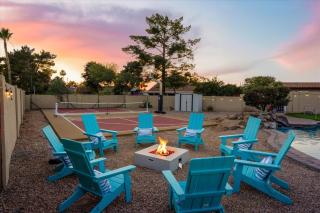 Pickleball & Mini Golf Karaoke Game Room - Glendale - 4