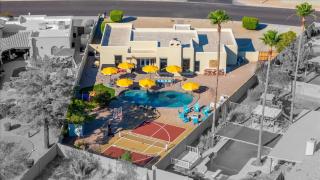 Pickleball & Mini Golf Karaoke Game Room - Glendale - 0