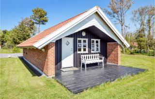 Four-Bedroom Holiday Home In Blavand - 2