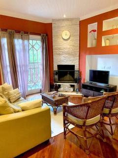 Apartamento Tranquilo com Linda Vista Para Jardim! - Campos do Jordão - 9