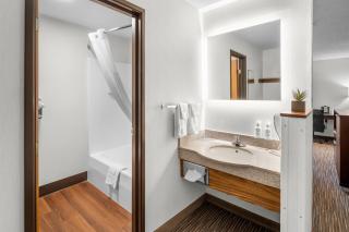 EverSpring Inn & Suites - Hill City - 2