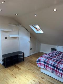 Spacious and Modern En-suit - Harrow on the Hill - 9