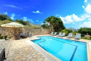 Mare Blue Villas Heated Pool - Kournás - 7