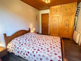 Appartement Spacieux - Terrasse, Jardin et Cheminée - À 5 Min du Centre des Gets - FR-1-623-100 - Les Gets - 2