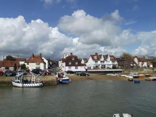 Spacious Top Floor Apartment with Harbour Views - Emsworth - 1
