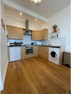 Montpelier Terrace Two Bed Apt - 3