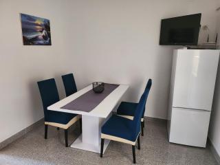 Apartments and Room Napoli - Bol - 4