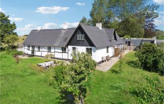 Beautiful Home In Lundby With Wifi - 4