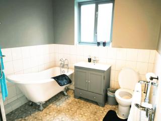 Family, Business, Parking, Wi-Fi, Sleeps 7 - CLARK PROPERTY ESTATES - 6