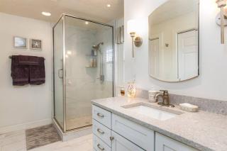 Spacious 4-Bedroom Home 1 Mile to Notre Dame Stadium - South Bend - 3