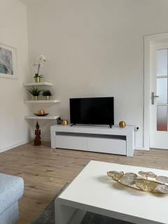 Charmante und moderne Altbauwohnung - 2