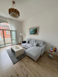 Charmante und moderne Altbauwohnung - 4