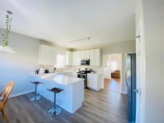 Spacious room with Shared bathroom - Raleigh - 9