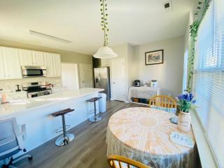 Spacious room with Shared bathroom - Raleigh - 5