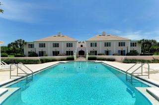 Windsor Lodge Unit 20, studio, 1BR 1BA close to the beaches, pool access - Osprey - 6