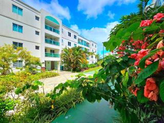 Palm Village by Temporada Inn - 9