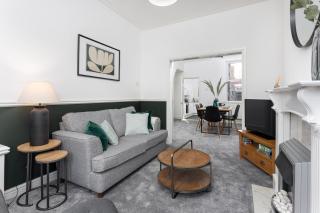 Cowley House - Air Host & Stay - Sleeps 7 - Liverpool - 7