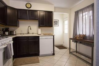 Beautiful 1922 condo - 8