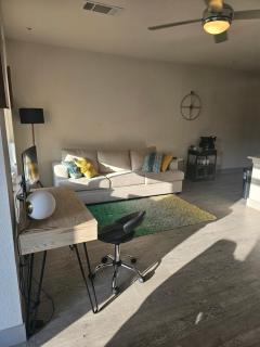 Beautiful Condo on Riverwalk w King Ste free parking pet friendly Centrally Located - San Antonio - 9