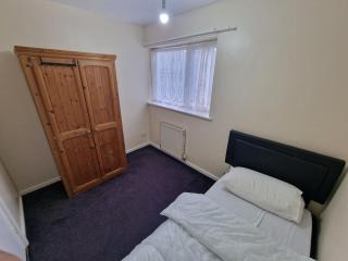 Spacious Family Home In The Heart Of Birmingham - 6