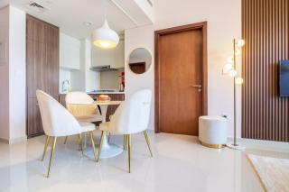 Stylish Apartment with Yacht View close to Dubai Mall - Dubái - 1