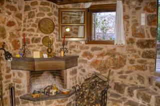 Stone House - Medieval Greek Village - Avgonyma - 2