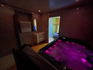 Logement avec jacuzzi Murat - Murat - 8