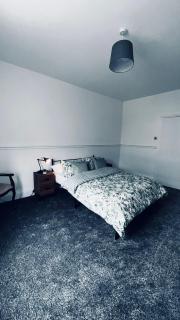 Lansdowne Apartments - 1
