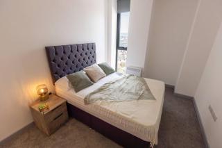 High Point 2 Bed Apartment - Bradford - 5