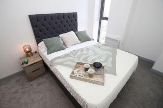 High Point 2 Bed Apartment - Bradford - 4