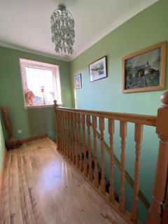Stunning 3 bedroom house with 2 bathrooms - Mansewood - 2