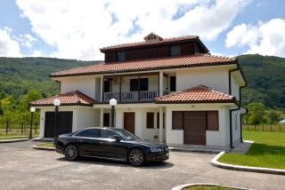 Villa Tara - - 0
