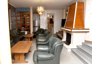 Villa Tara - - 9