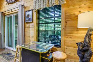 Cabin with Private Hot Tub about 7 Mi to Pigeon Forge! - 4