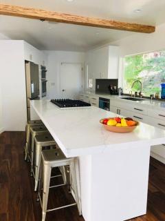 Luxe in Hollywood Hills- modern oasis, pool 5 min to Sunset - Los Ángeles - 4
