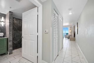 Luxury 8th Floor 1 BR Condo Direct Oceanfront Wyndham Ocean Walk Resort Daytona Beach | 808 - Daytona Beach - 1