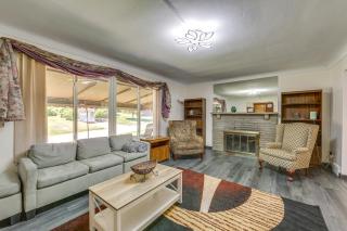Monroeville Vacation Rental about 3 Mi to Boyce Park! - 7