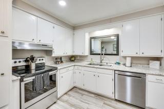 Walk to Oaklawn Racetrack Hot Springs Getaway! - 2