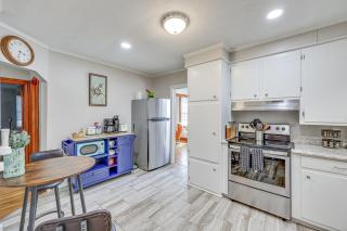 Walk to Oaklawn Racetrack Hot Springs Getaway! - 1