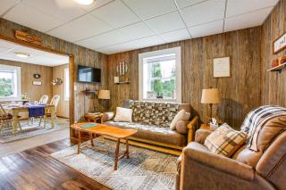 Charming Stone Cottage in Marion with Fire Pit! - - 8