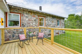 Charming Stone Cottage in Marion with Fire Pit! - - 9