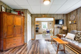 Charming Stone Cottage in Marion with Fire Pit! - - 4