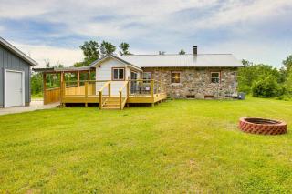 Charming Stone Cottage in Marion with Fire Pit! - - 7