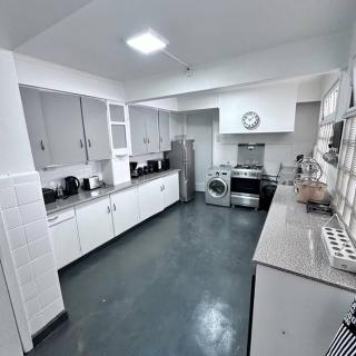 Amplio Departamento con terraza - 3