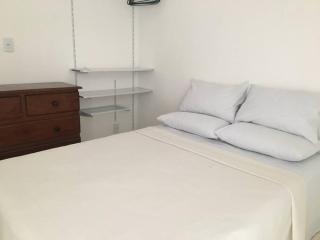 Quarto e sala bem localizado - Salvador - 2