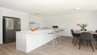 Paradise Grove Holiday Apartments - 1