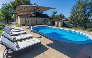 Beautiful Home In Donji Andrijevci - Garčin - 0