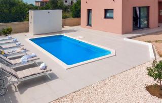 Holiday Home Tina - Oklaj - 1