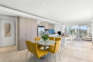 Azure Bliss luxe with water views walk to beach - Safety Beach - 4